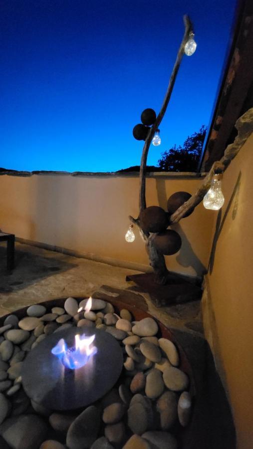 La Terrazza Naturas Con Romantica Mini Piscina Calda Sui Tetti Rossana Zewnętrze zdjęcie