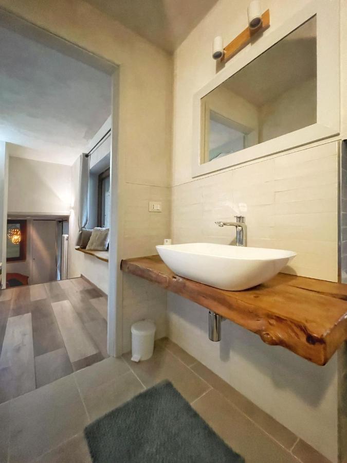 La Terrazza Naturas Con Romantica Mini Piscina Calda Sui Tetti Rossana Zewnętrze zdjęcie